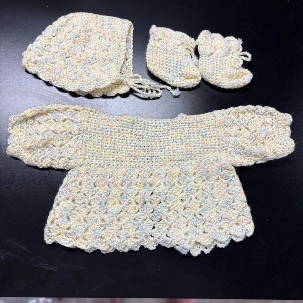 Handmade Crochet Baby Set in Pastel‎